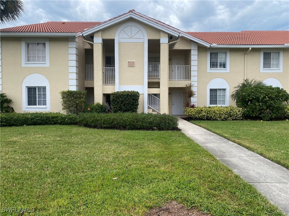 7767 Jewel Ln in Naples, FL - Building Photo