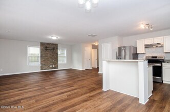 6516 Rustling Leaves Way in Wilmington, NC - Building Photo - Building Photo