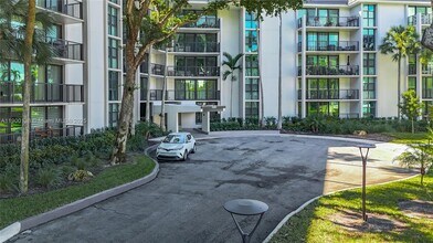 1350 River Reach Dr in Fort Lauderdale, FL - Building Photo - Building Photo