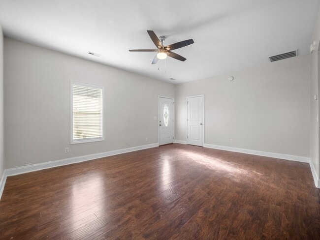 102 Tupelo Ct in Jacksonville, NC - Building Photo - Building Photo