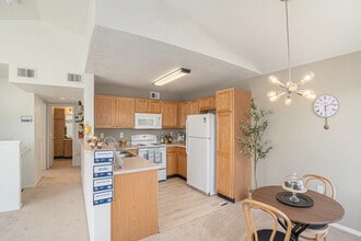 3002 W Elizabeth St, Unit # 2-F in Fort Collins, CO - Foto de edificio - Building Photo