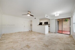 10560 SW 156th Pl in Miami, FL - Building Photo