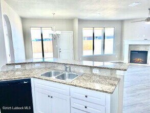 7011 10th St in Lubbock, TX - Building Photo - Building Photo