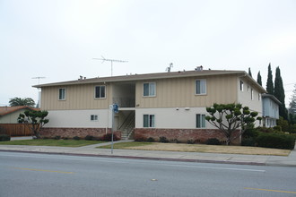 715 Monroe St in Santa Clara, CA - Foto de edificio - Building Photo