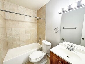 4411 Treehouse Ln in Tamarac, FL - Building Photo - Building Photo