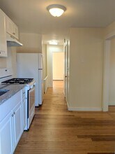 2 Evergreen Sq, Unit 3 in Somerville, MA - Building Photo - Building Photo