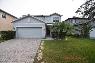 8806 Cameron Crest Dr in Tampa, FL - Building Photo