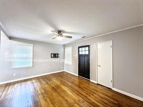 4926 Sea Isle Rd in Memphis, TN - Foto de edificio - Building Photo
