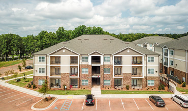 The View at Paris Mountain in Greenville, SC - Building Photo - Building Photo