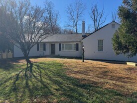 3912 Faculty Dr in Lynchburg, VA - Building Photo