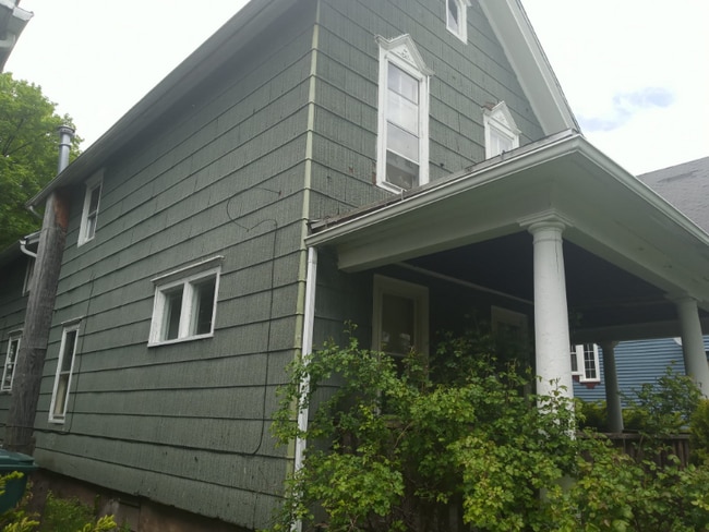 46 Champlain St