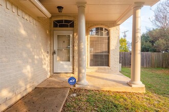 7700 Portland Trail in Austin, TX - Building Photo - Building Photo