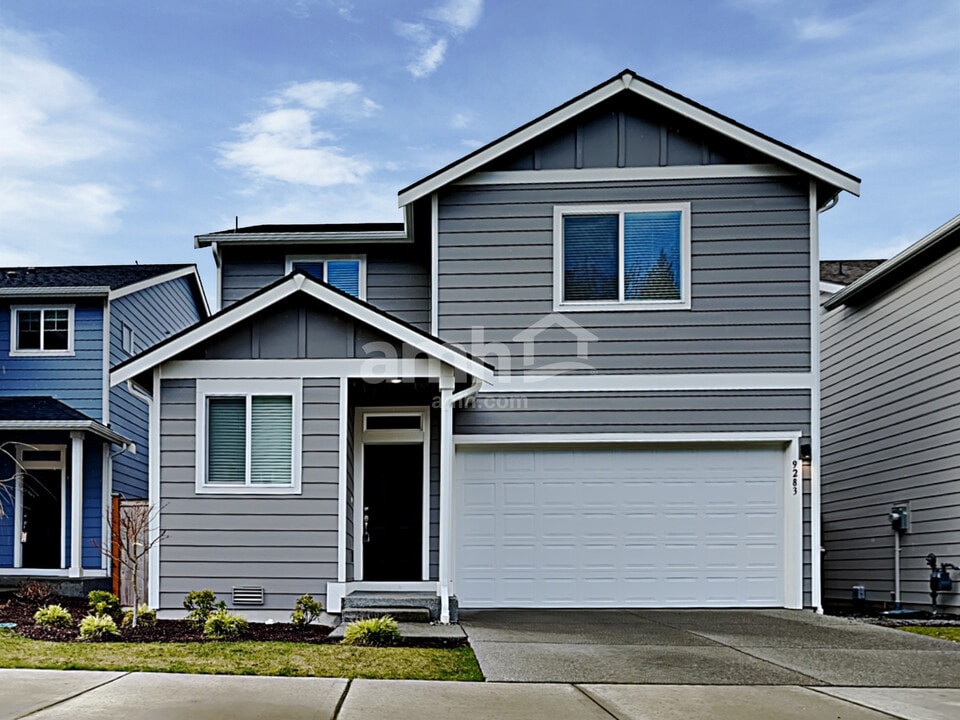 9283 Shootingstar St SE in Tumwater, WA - Building Photo