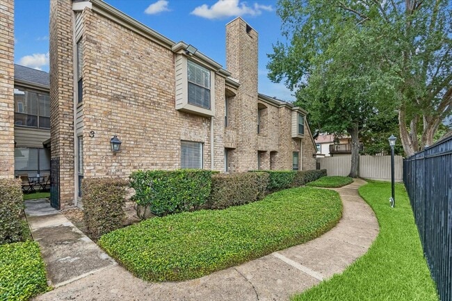 property at 1908 Augusta Dr
