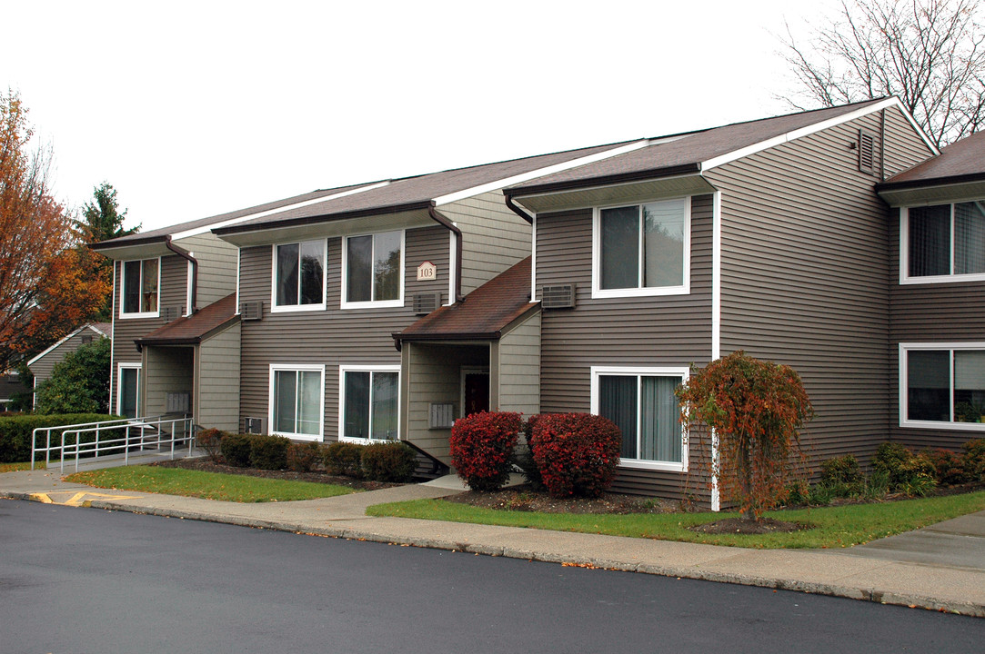 Burt Farms Apartments in Warwick, NY - Foto de edificio