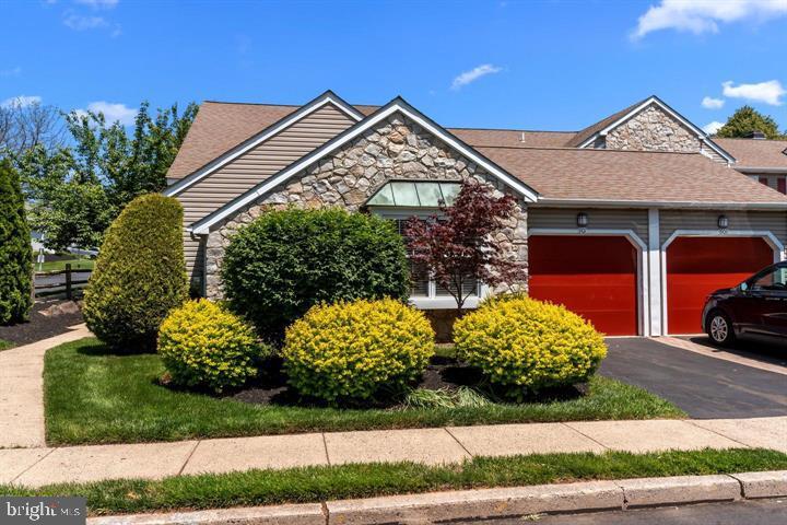 907 Potters Pl in Southampton, PA - Building Photo
