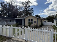 230 NW 9th Ave in Ocala, FL - Foto de edificio - Building Photo