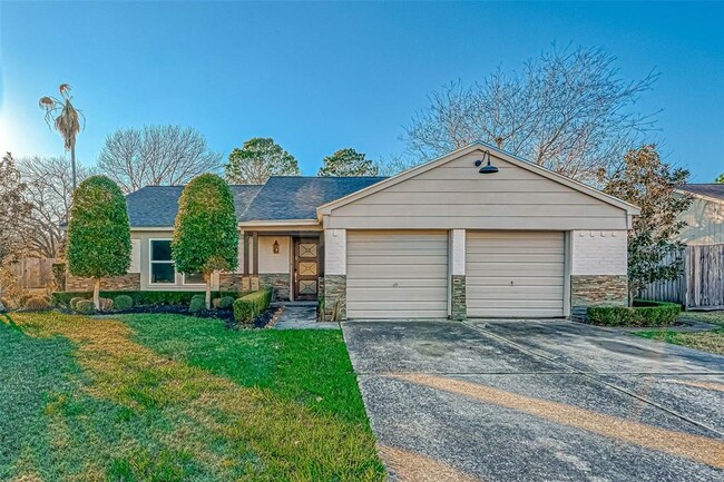 property at 520 E Castle Harbour Dr