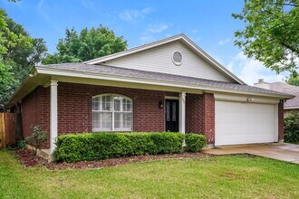 920 Tennessee Trail in Arlington, TX - Foto de edificio - Building Photo