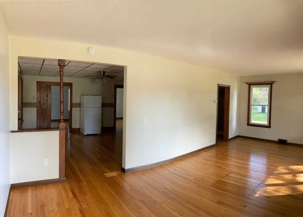 24 Saint Anthony St, Unit 1 in Chicopee, MA - Foto de edificio