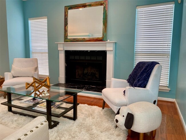 2478 Bering Dr in Houston, TX - Building Photo - Building Photo