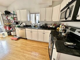 33 Park St, Unit 2 in Medford, MA - Building Photo