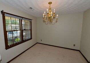 1452 S Eva Blvd in Chesapeake, VA - Foto de edificio - Building Photo