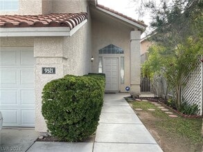 9521 Scenic Sunset Dr in Las Vegas, NV - Building Photo - Building Photo