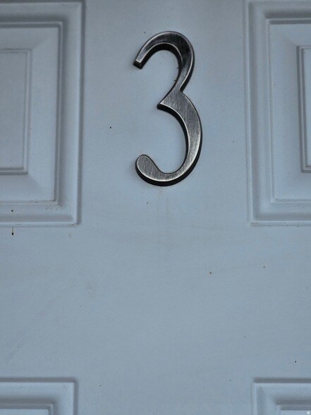 205 N 400 W in Ferron, UT - Foto de edificio - Building Photo