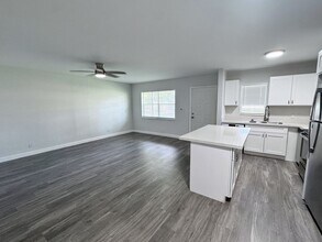 4160 21st St in Lauderdale Lakes, FL - Building Photo - Building Photo