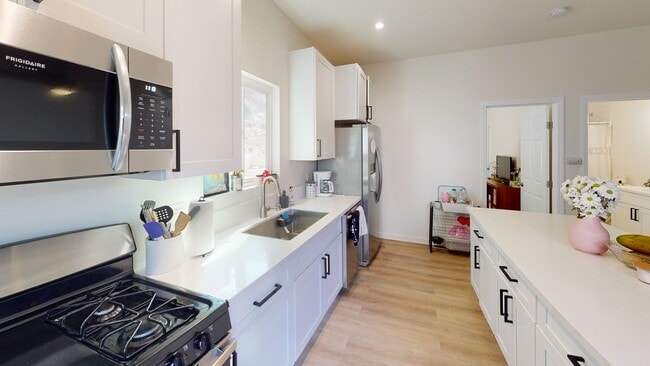 5231 Tipton St in San Diego, CA - Building Photo - Building Photo