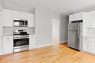 426 Bowdoin St, Unit 2 in Boston, MA - Building Photo