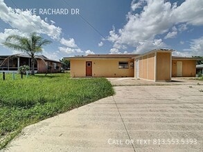 137 Lake Rachard Dr in Lake Placid, FL - Building Photo - Building Photo