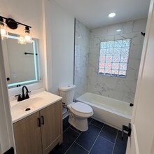 1336 Sharon St NW in Atlanta, GA - Foto de edificio - Building Photo