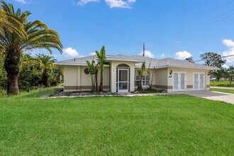 2004 Boca Chica Ave in North Port, FL - Building Photo - Building Photo