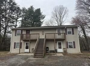 3960 Bradford Ct in Winston-Salem, NC - Building Photo - Building Photo