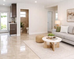 2443 Coolidge St in Hollywood, FL - Building Photo