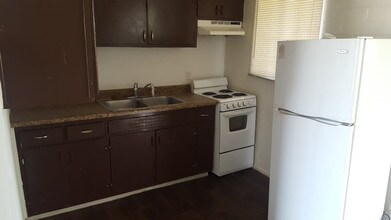 1739 E Cheery Lynn Rd-Unit -D in Phoenix, AZ - Building Photo - Building Photo