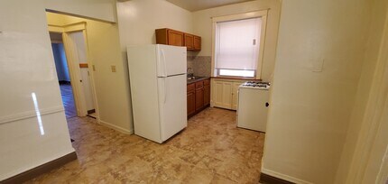 6300 Cates Ave, Unit 1E in University City, MO - Foto de edificio - Building Photo