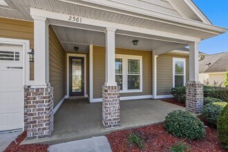 2561 Lantana Ln in Tallahassee, FL - Building Photo - Building Photo