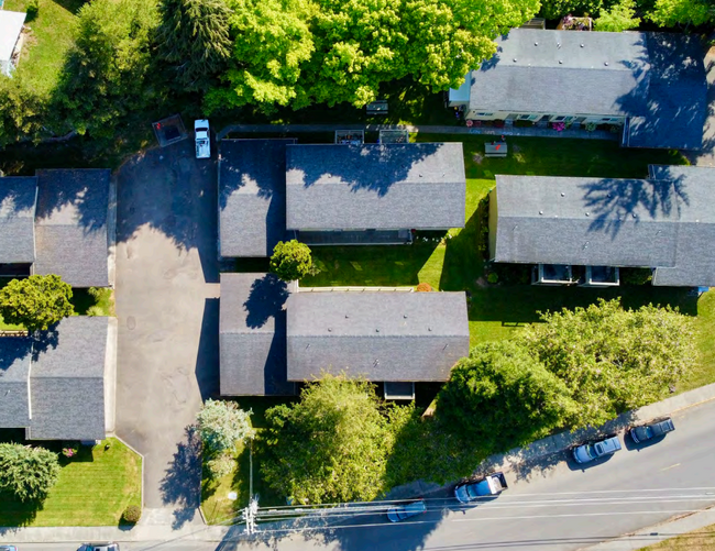 Forest Park Apartments in Reedsport, OR - Building Photo - Building Photo