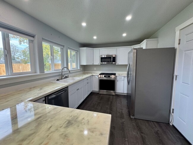 703 Maple Dr in Kenai, AK - Building Photo - Building Photo