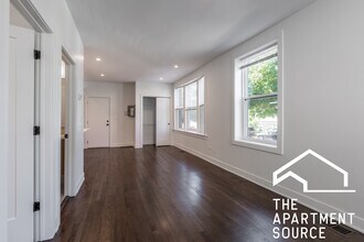 1672 W Bryn Mawr Ave, Unit 4 in Chicago, IL - Building Photo - Building Photo