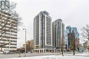 5793 Yonge St in Toronto, ON - Building Photo