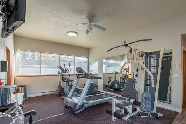 Canyon Greens Apartments in Spokane, WA - Foto de edificio - Building Photo