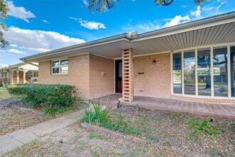 5007 Cheena Dr in Houston, TX - Building Photo - Building Photo