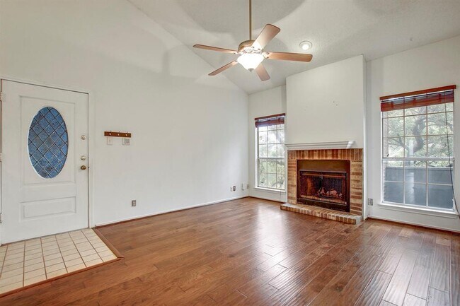 700 S 1st St in Austin, TX - Building Photo - Building Photo