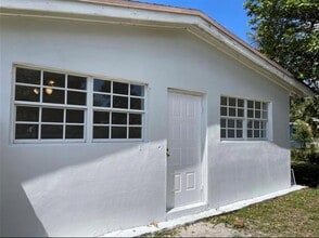 3907 SW 59th Ave in West Park, FL - Building Photo - Building Photo