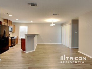 9815 Balboa Island in San Antonio, TX - Building Photo - Building Photo