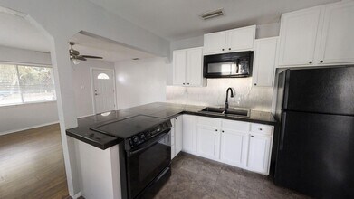 1439 39th Ave N in St. Petersburg, FL - Building Photo - Building Photo